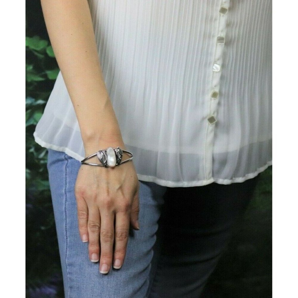 Sterling Silver Mother of Pearl Feather Design Cuff Bracelet 6 3/4 - Picture 3 of 6